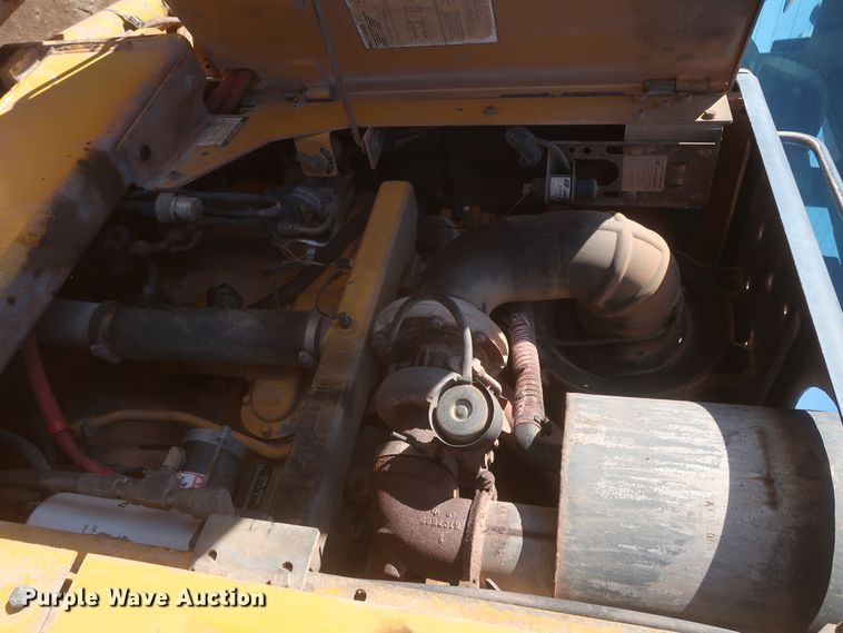 image for item DJ1827 2006 John Deere 772D  motor grader