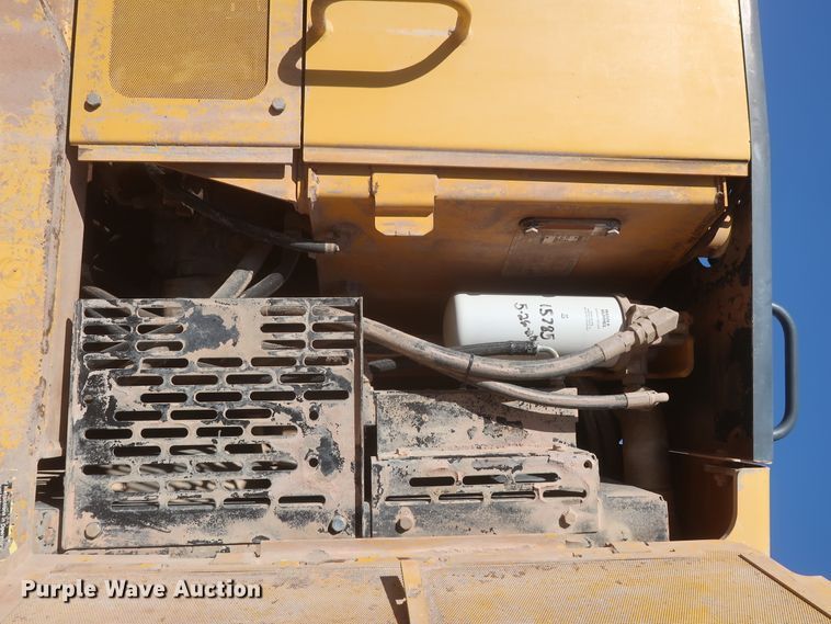 image for item DJ1827 2006 John Deere 772D  motor grader