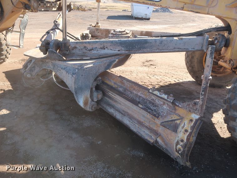 image for item DJ1827 2006 John Deere 772D  motor grader