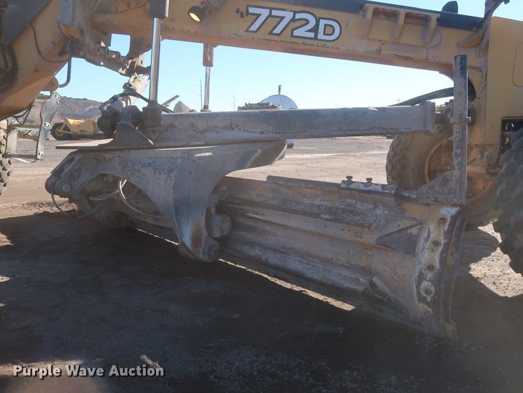 image for item DJ1827 2006 John Deere 772D  motor grader