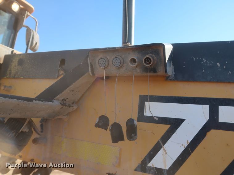 image for item DJ1827 2006 John Deere 772D  motor grader