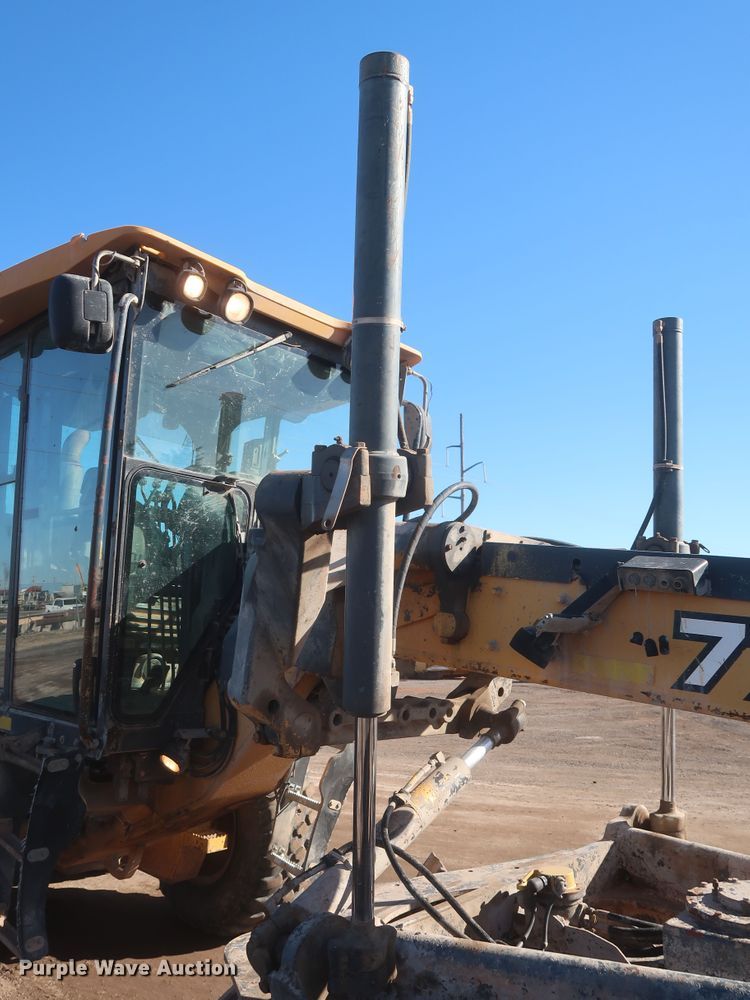 image for item DJ1827 2006 John Deere 772D  motor grader