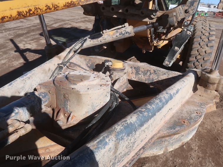 image for item DJ1827 2006 John Deere 772D  motor grader