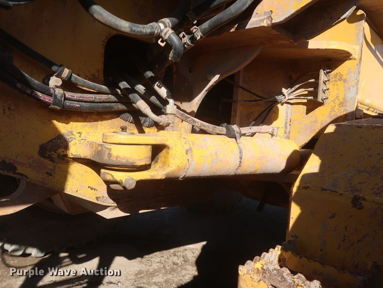 image for item DJ1827 2006 John Deere 772D  motor grader