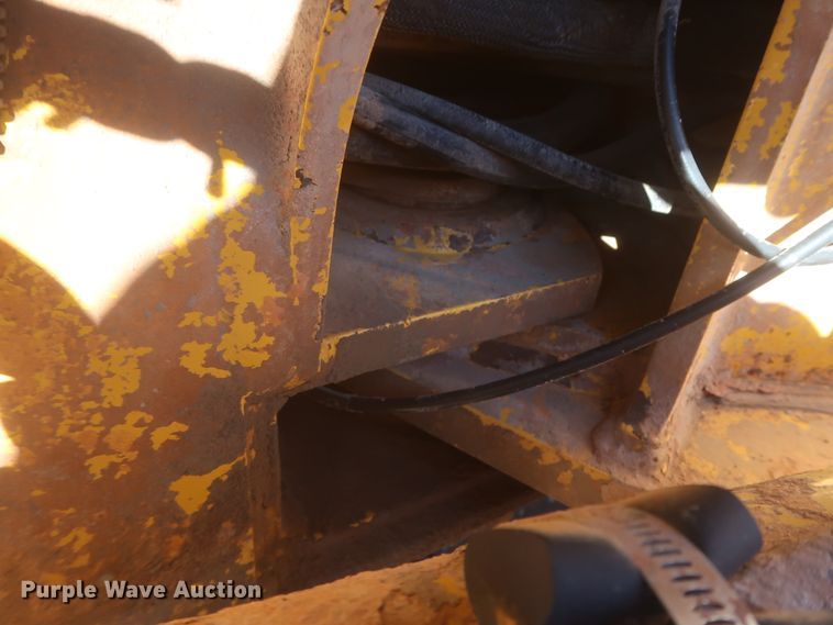 image for item DJ1827 2006 John Deere 772D  motor grader