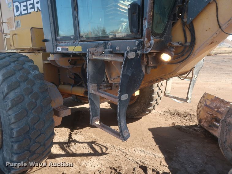 image for item DJ1827 2006 John Deere 772D  motor grader