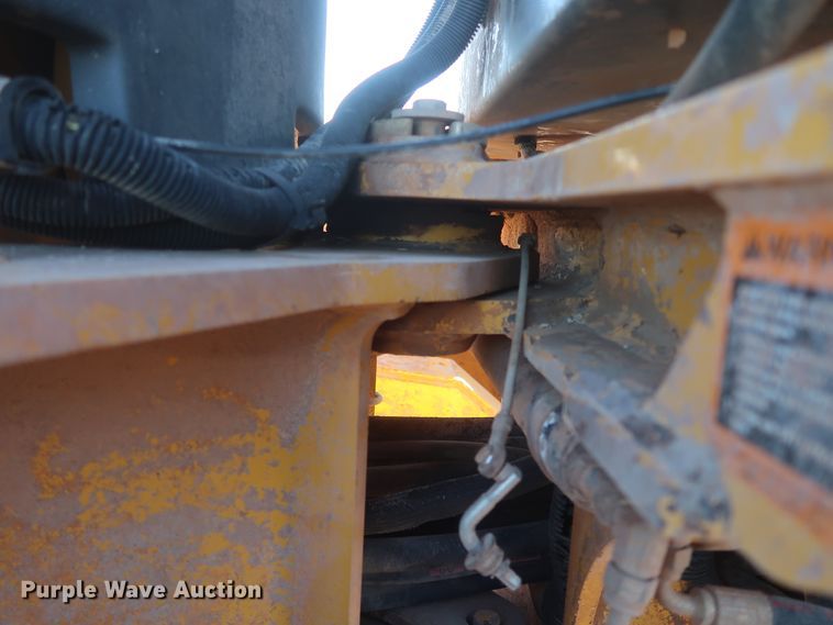 image for item DJ1827 2006 John Deere 772D  motor grader