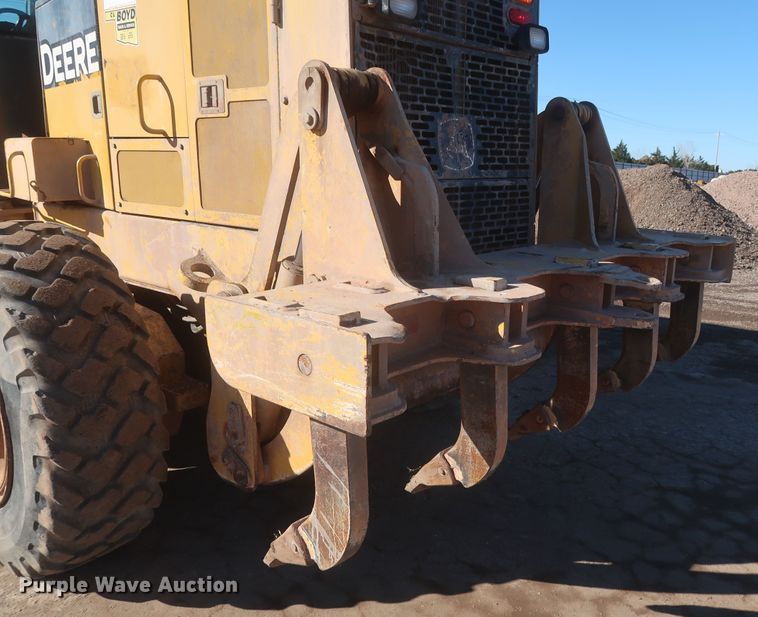 image for item DJ1827 2006 John Deere 772D  motor grader