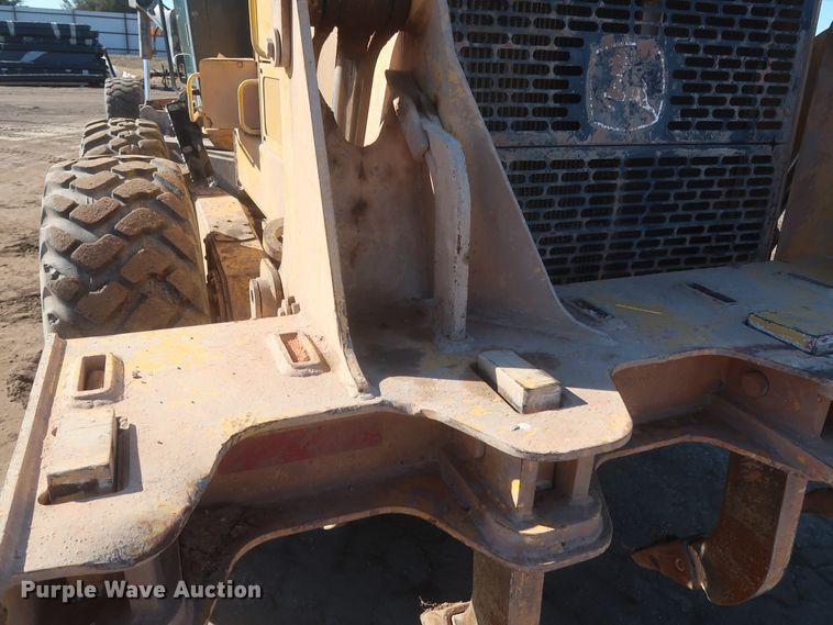 image for item DJ1827 2006 John Deere 772D  motor grader