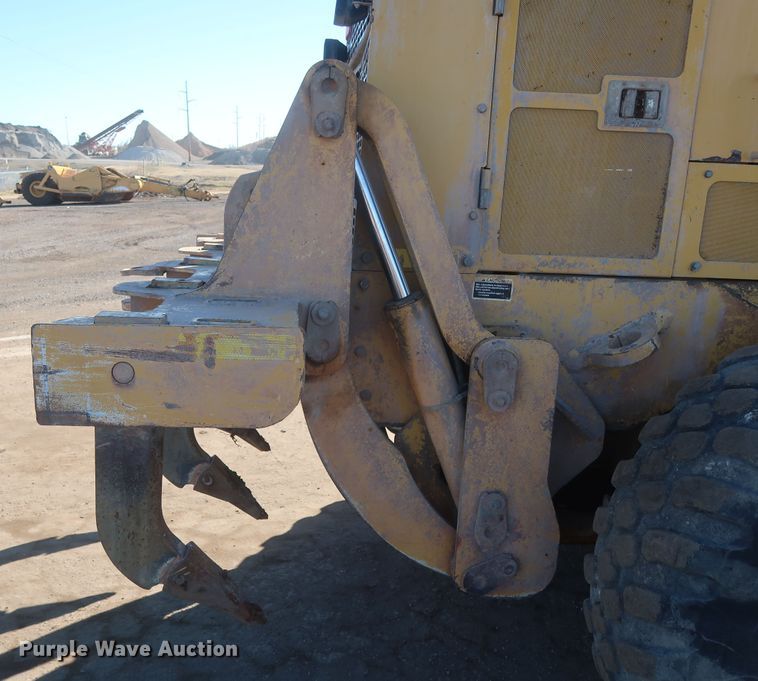 image for item DJ1827 2006 John Deere 772D  motor grader