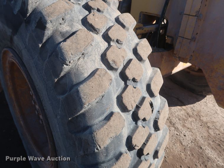 image for item DJ1827 2006 John Deere 772D  motor grader