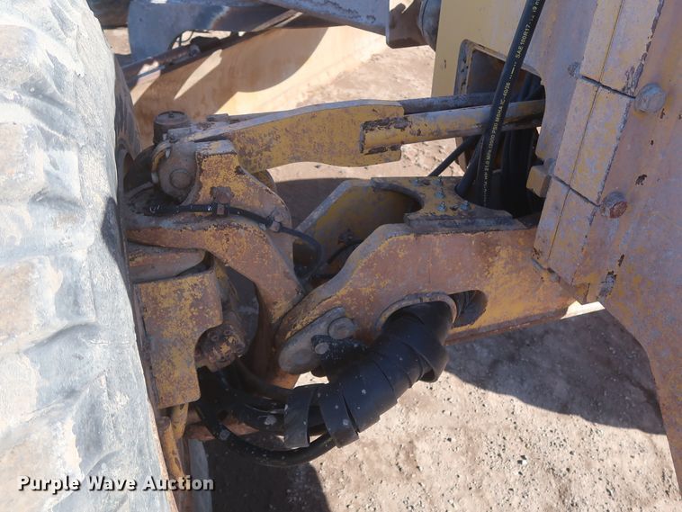 image for item DJ1827 2006 John Deere 772D  motor grader