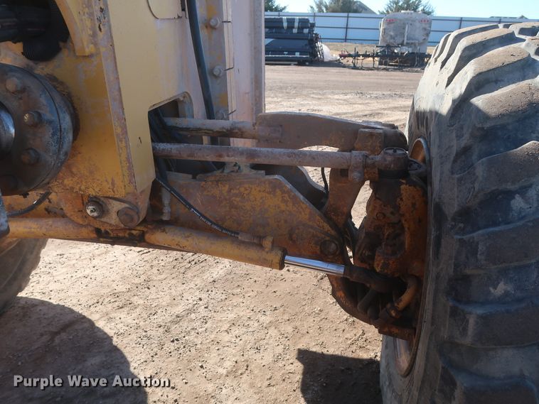 image for item DJ1827 2006 John Deere 772D  motor grader