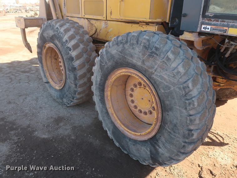 image for item DJ1827 2006 John Deere 772D  motor grader