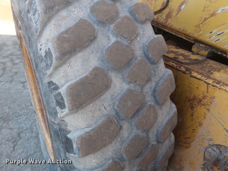 image for item DJ1827 2006 John Deere 772D  motor grader