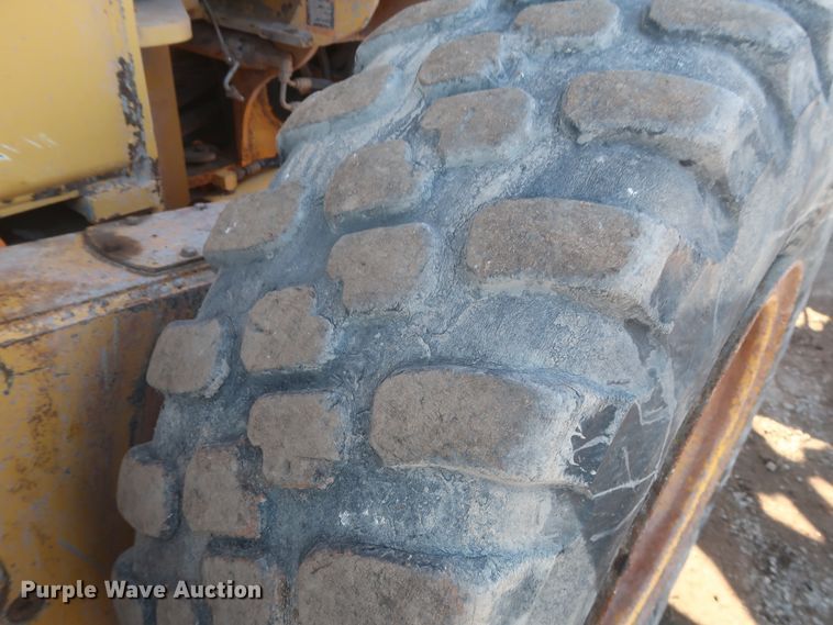 image for item DJ1827 2006 John Deere 772D  motor grader