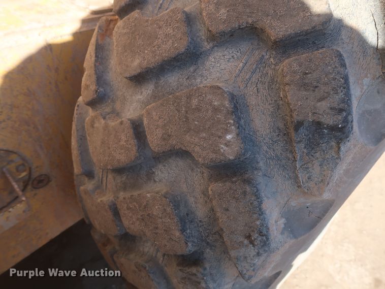 image for item DJ1827 2006 John Deere 772D  motor grader