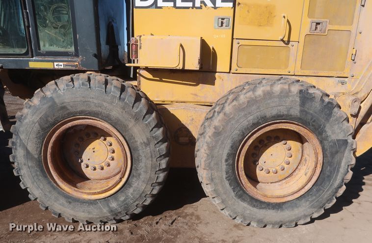 image for item DJ1827 2006 John Deere 772D  motor grader