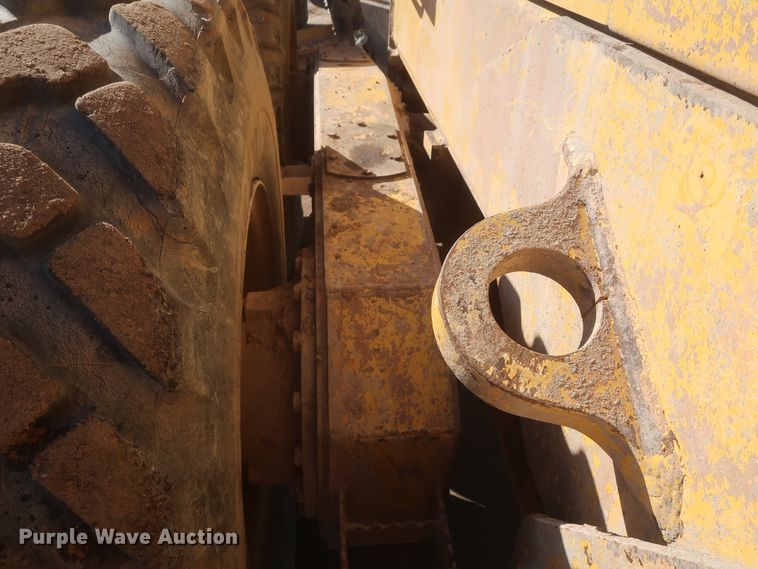 image for item DJ1827 2006 John Deere 772D  motor grader