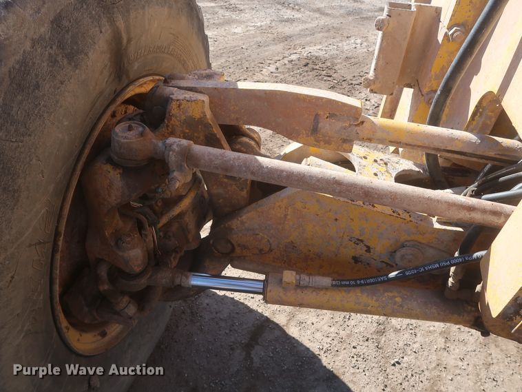 image for item DJ1827 2006 John Deere 772D  motor grader