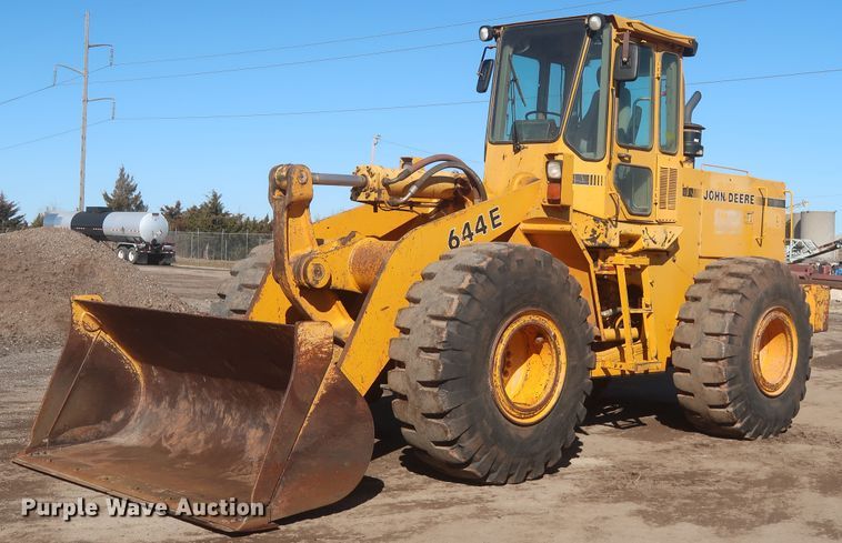 image for item DJ1828 1992 John Deere 644E  wheel loader