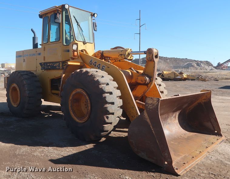 image for item DJ1828 1992 John Deere 644E  wheel loader