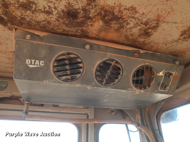 image for item DJ1828 1992 John Deere 644E  wheel loader