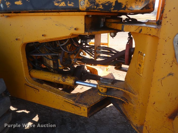 image for item DJ1828 1992 John Deere 644E  wheel loader