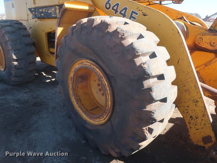 image for item DJ1828 1992 John Deere 644E  wheel loader