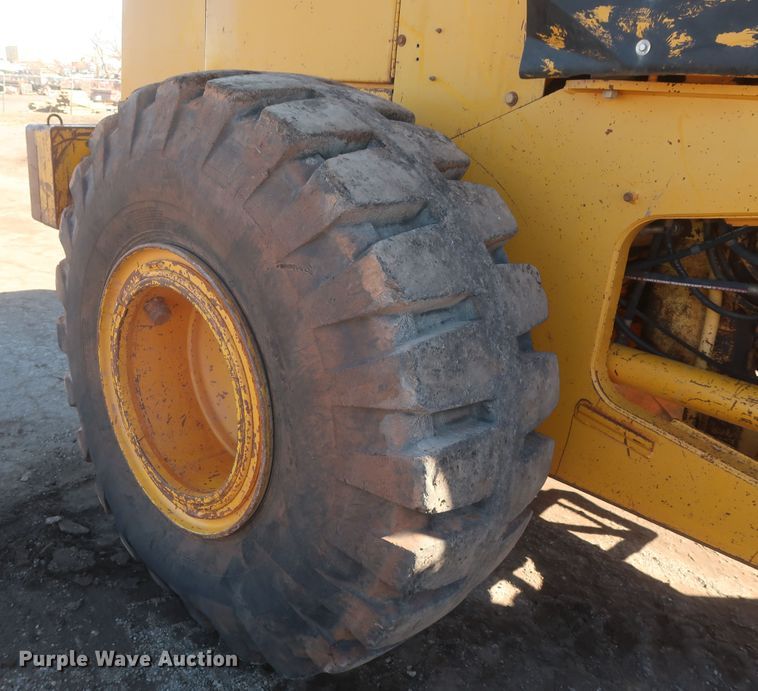 image for item DJ1828 1992 John Deere 644E  wheel loader