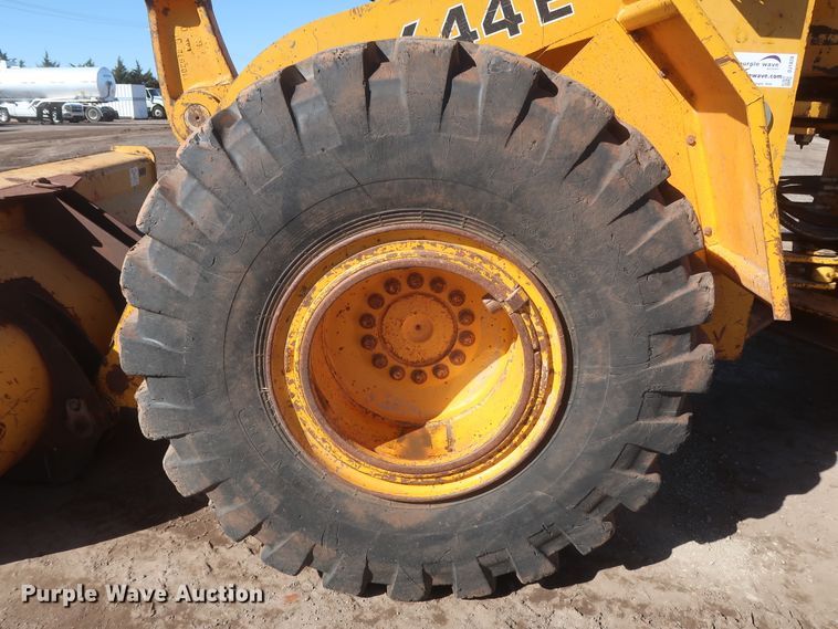 image for item DJ1828 1992 John Deere 644E  wheel loader