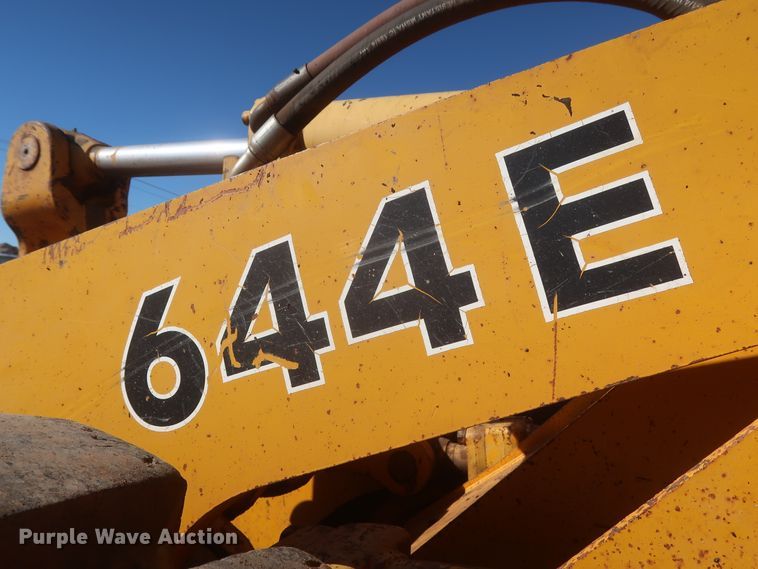 image for item DJ1828 1992 John Deere 644E  wheel loader