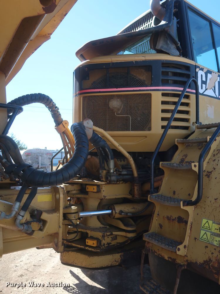 image for item DJ1837 2006 Caterpillar 740  haul truck