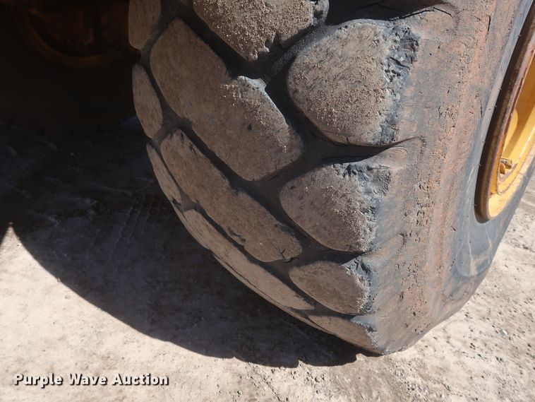 image for item DJ1837 2006 Caterpillar 740  haul truck