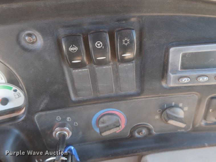 image for item DJ1838 2006 Caterpillar 740  haul truck