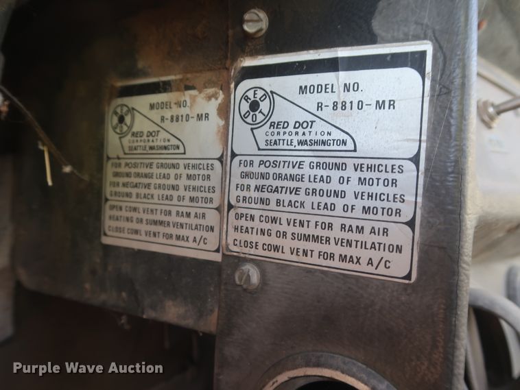 image for item DJ2317 1981 Mack R686ST  semi truck