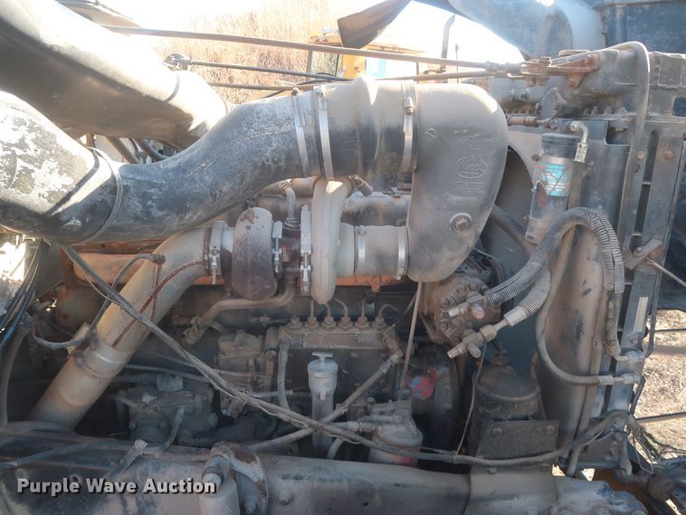 image for item DJ2317 1981 Mack R686ST  semi truck