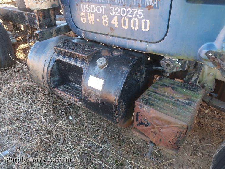 image for item DJ2317 1981 Mack R686ST  semi truck