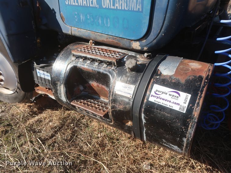 image for item DJ2317 1981 Mack R686ST  semi truck