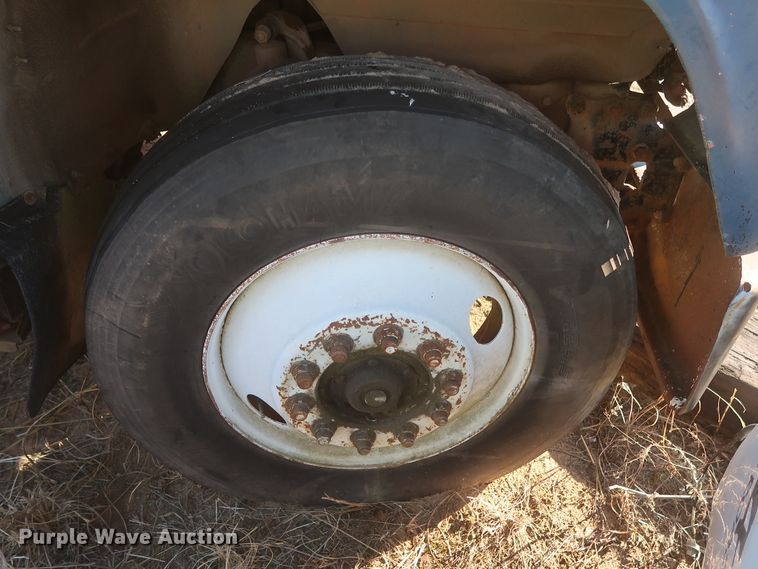 image for item DJ2317 1981 Mack R686ST  semi truck