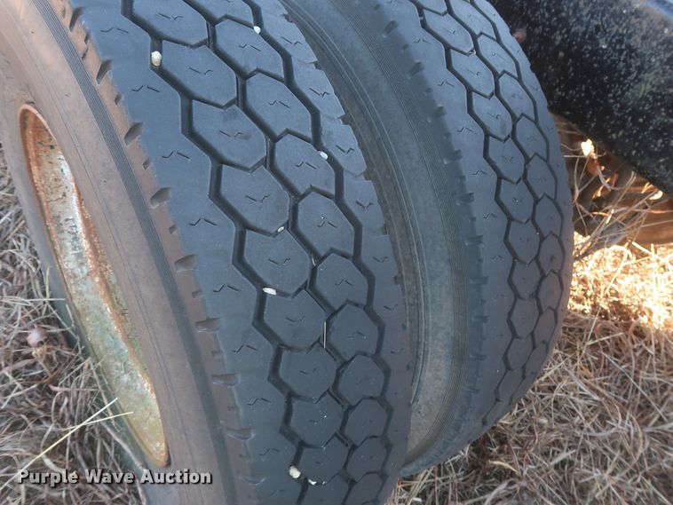 image for item DJ2317 1981 Mack R686ST  semi truck