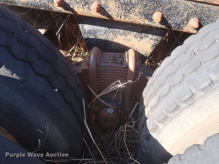 image for item DJ2317 1981 Mack R686ST  semi truck