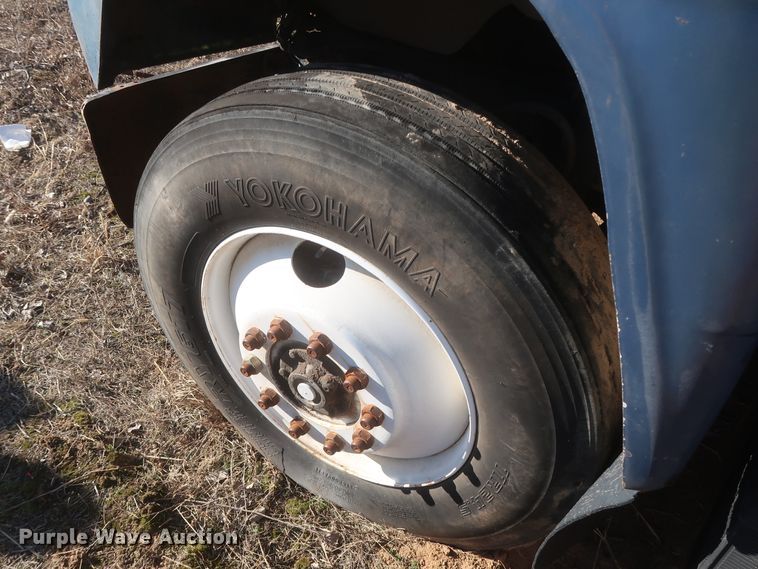 image for item DJ2317 1981 Mack R686ST  semi truck