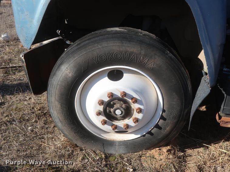 image for item DJ2317 1981 Mack R686ST  semi truck