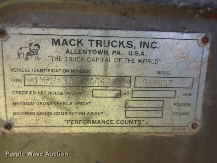 image for item DJ2317 1981 Mack R686ST  semi truck