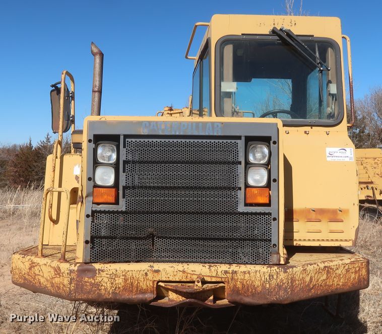 image for item DJ2320 1998 Caterpillar 613C Series II  elevating scraper