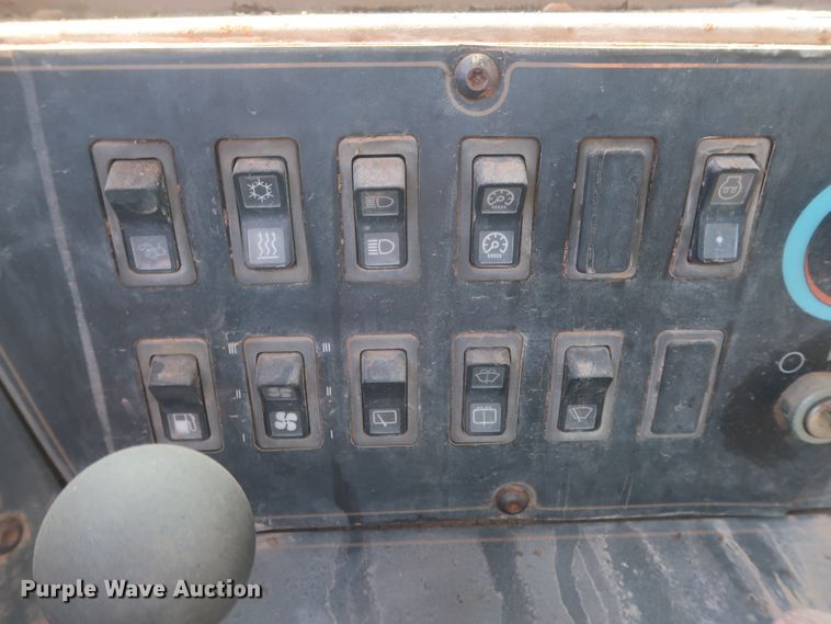 image for item DJ2320 1998 Caterpillar 613C Series II  elevating scraper