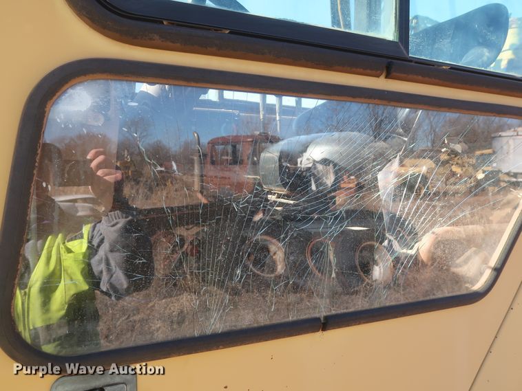 image for item DJ2320 1998 Caterpillar 613C Series II  elevating scraper