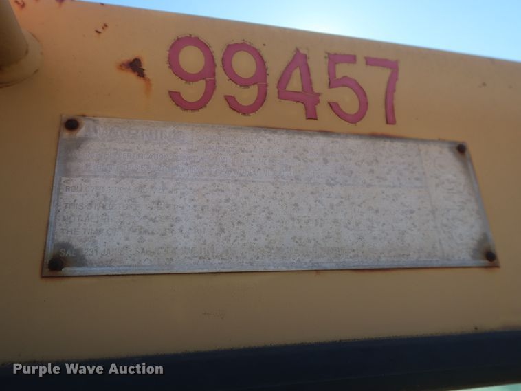 image for item DJ2320 1998 Caterpillar 613C Series II  elevating scraper