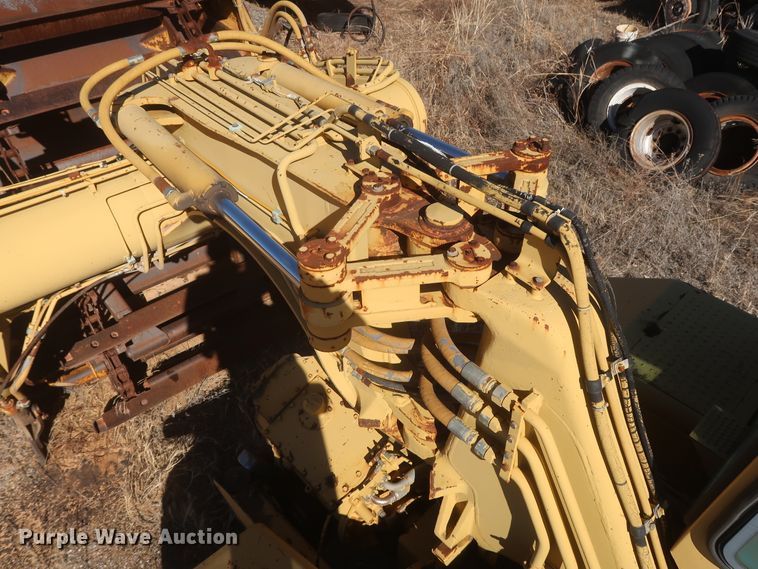 image for item DJ2320 1998 Caterpillar 613C Series II  elevating scraper